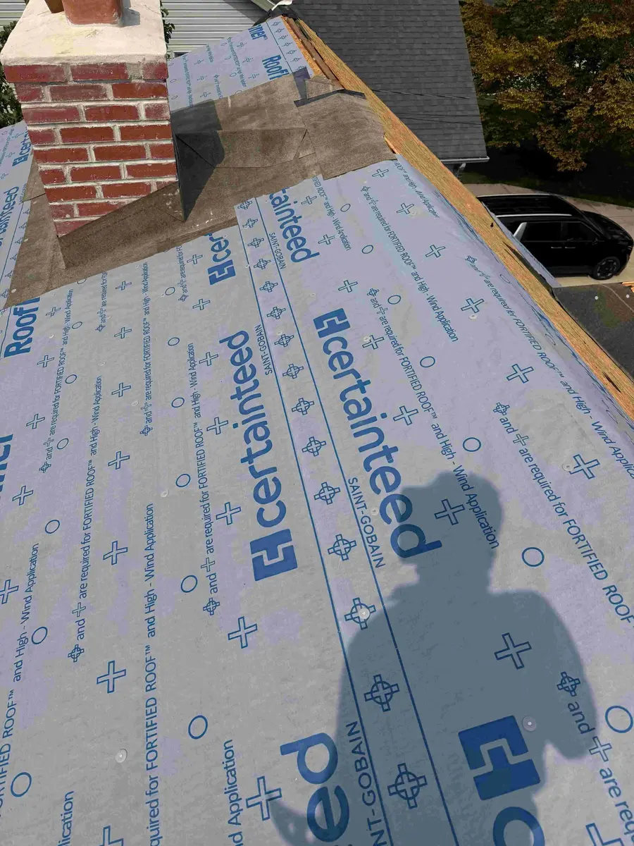 Roofing Experts in Action in Perry, OH